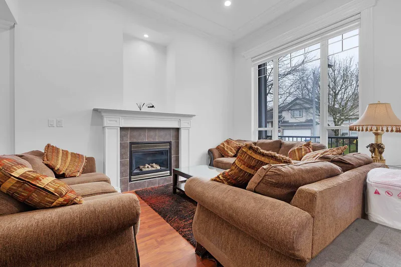 5835 139 STREET - photo 4 of 25