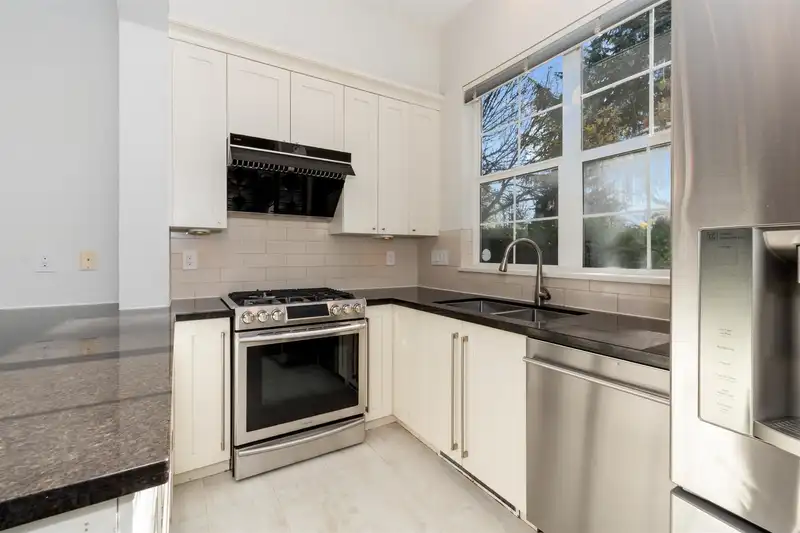 765 W 42ND AVENUE - photo 4 of 20