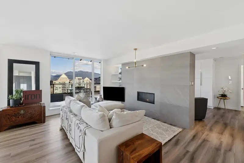 3203 2138 MADISON AVENUE - photo 2 of 38