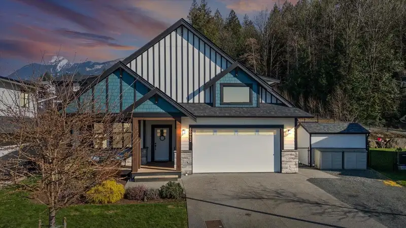 50952 SOPHIE CRESCENT - photo 1 of 34