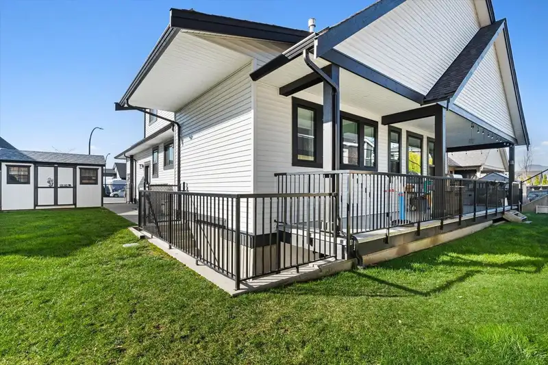50952 SOPHIE CRESCENT - photo 3 of 34
