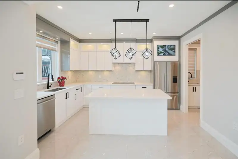 2984 KITCHENER STREET - photo 4 of 25