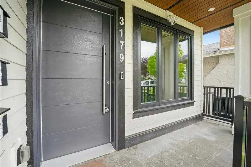 3179 E 16TH AVENUE - photo 4 of 40
