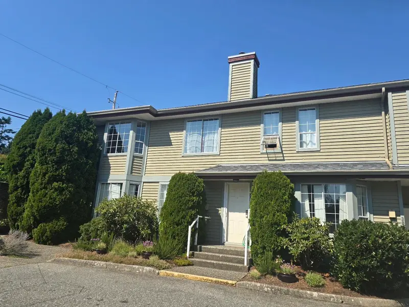 31 11502 BURNETT STREET - photo 3 of 15