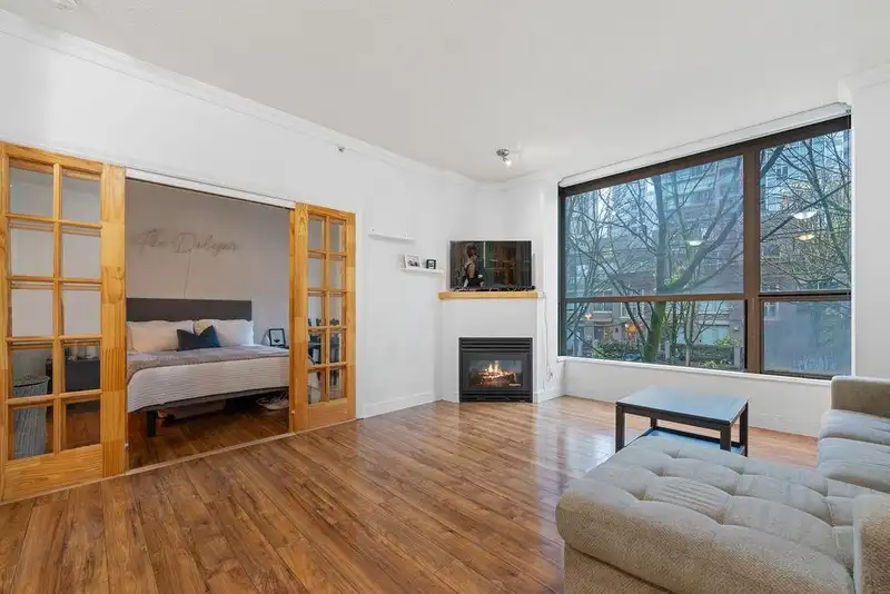 206 928 RICHARDS STREET - photo 1 of 39