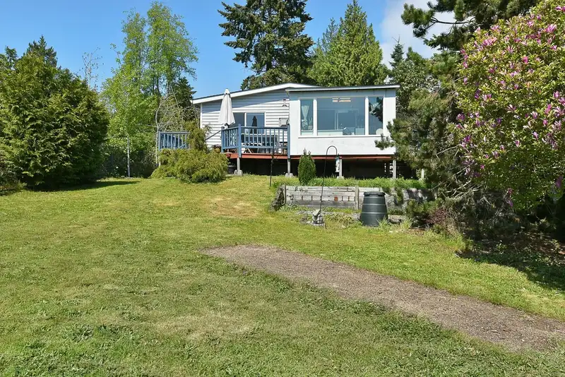 6217 BLIGH ROAD - photo 1 of 35