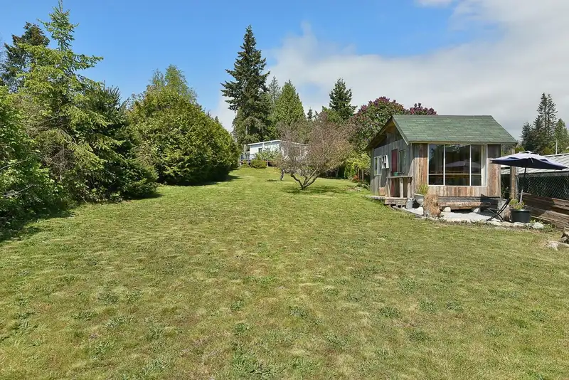 6217 BLIGH ROAD - photo 2 of 35