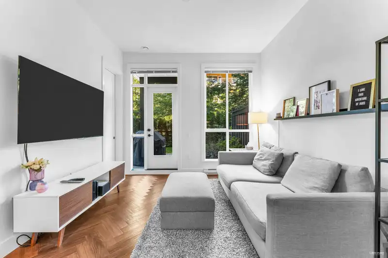 107 14968 101A AVENUE - photo 1 of 20