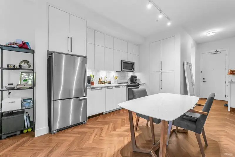 107 14968 101A AVENUE - photo 3 of 20