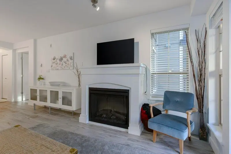 310 2966 SILVER SPRINGS BOULEVARD - photo 4 of 25