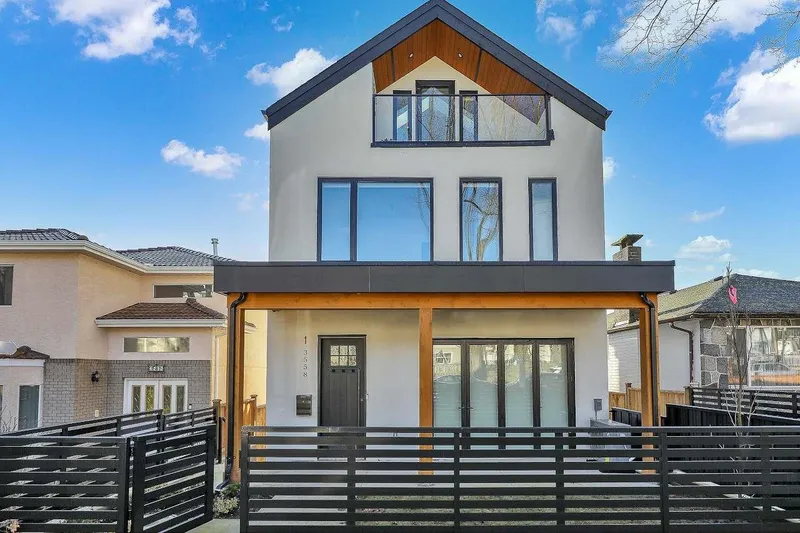 2 3558 TURNER STREET - photo 2 of 25