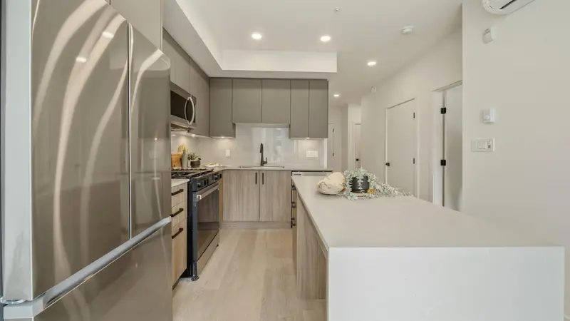 A213 8230 208B STREET - photo 2 of 9