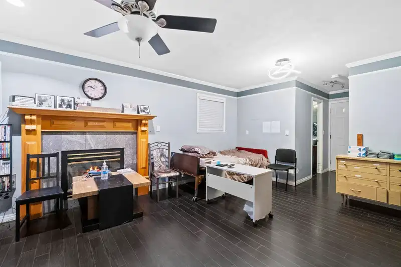 1405 EDINBURGH STREET - photo 4 of 34