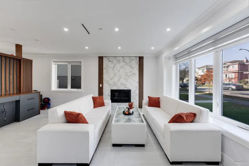 1 926 E 58TH AVENUE - photo 4 of 25