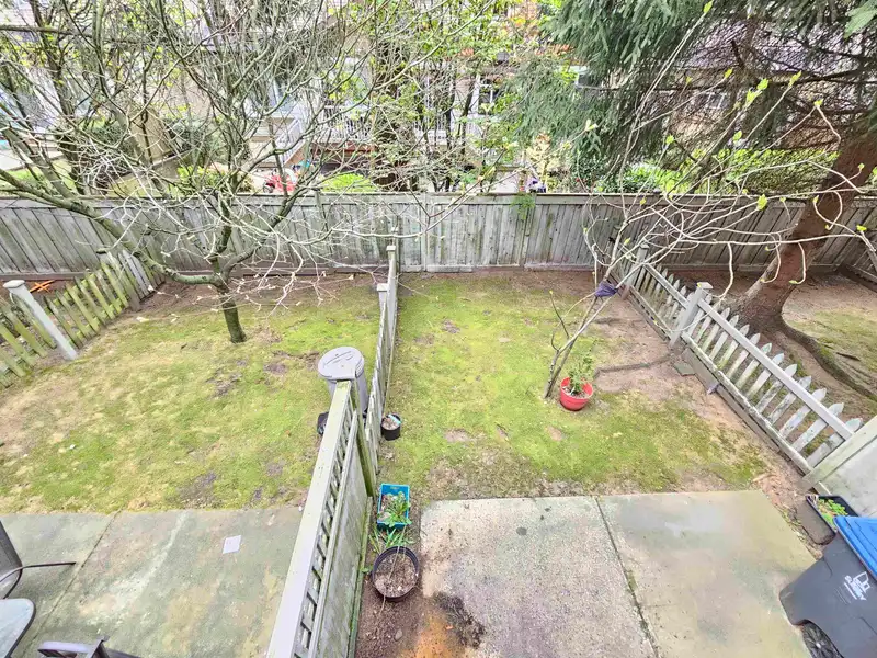 33 9559 130A STREET - photo 3 of 23