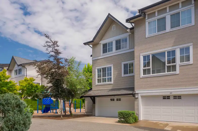 39 2450 161A STREET - photo 4 of 40