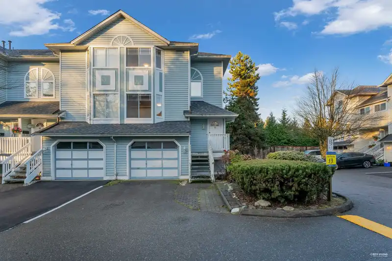 16 15550 89 AVENUE - photo 1 of 33