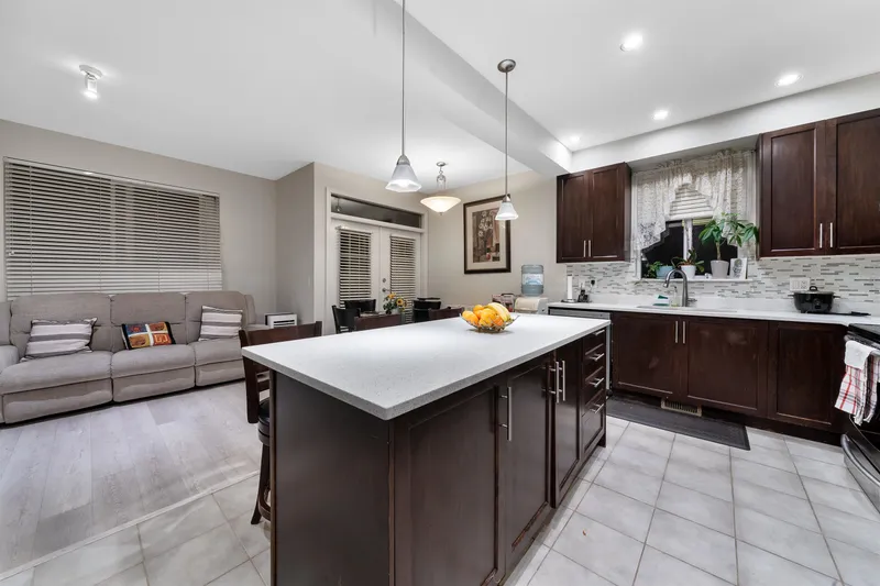 42 8250 158 STREET - photo 3 of 22