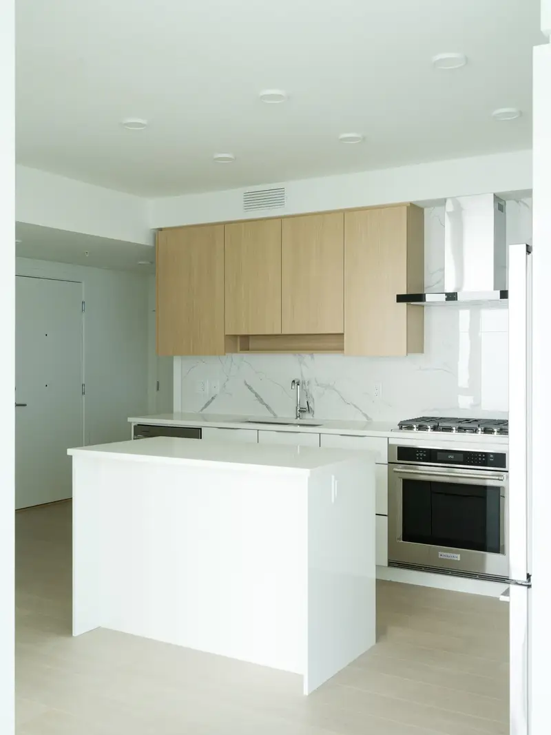 1904 7683 PARK CRESCENT - photo 3 of 13