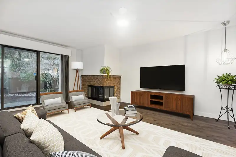 11 3350 ROSEMONT DRIVE - photo 1 of 36