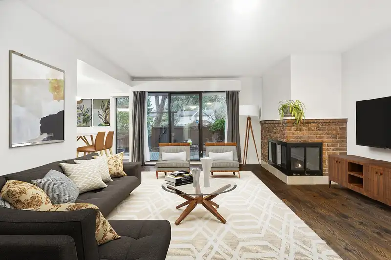 11 3350 ROSEMONT DRIVE - photo 3 of 36
