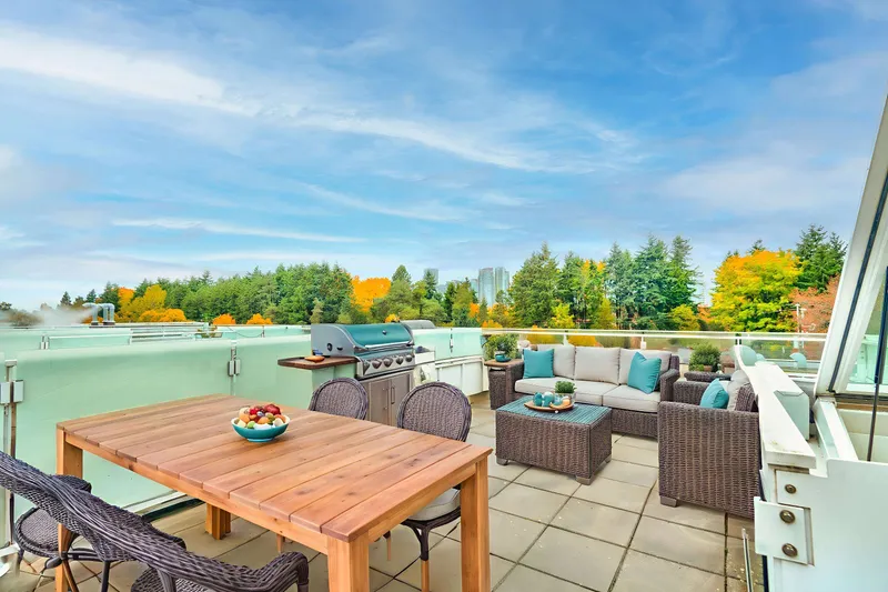 2222 WILLOW STREET - photo 1 of 14