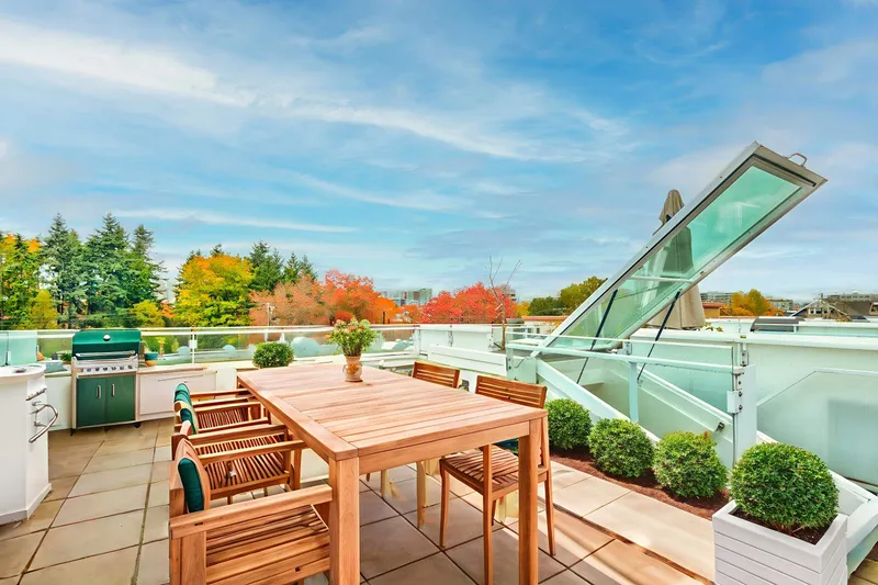 2222 WILLOW STREET - photo 2 of 14