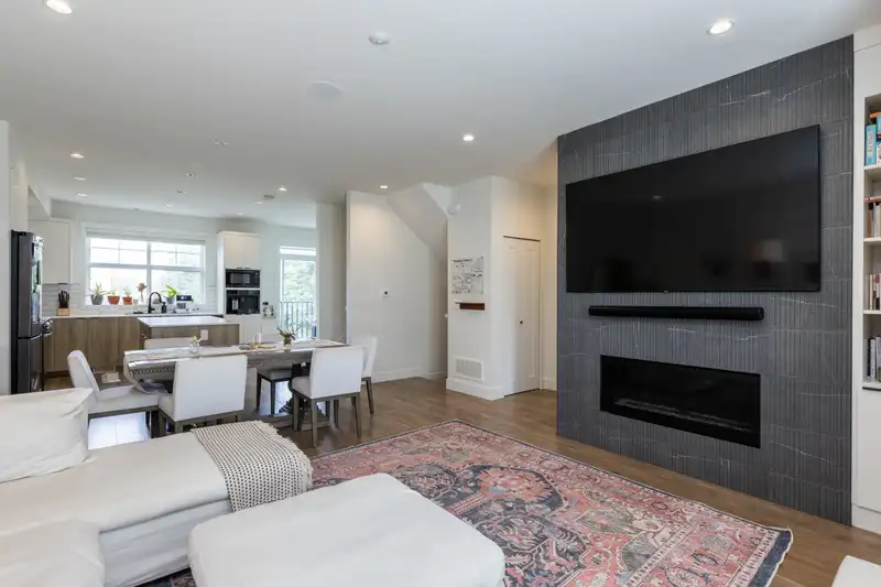19 14541 WINTER CRESCENT - photo 4 of 40