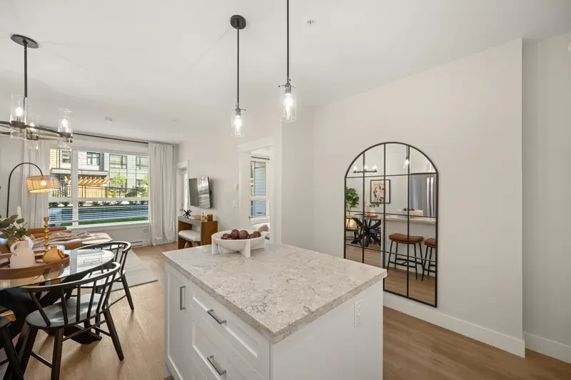 A215 8233 208B STREET - photo 4 of 18