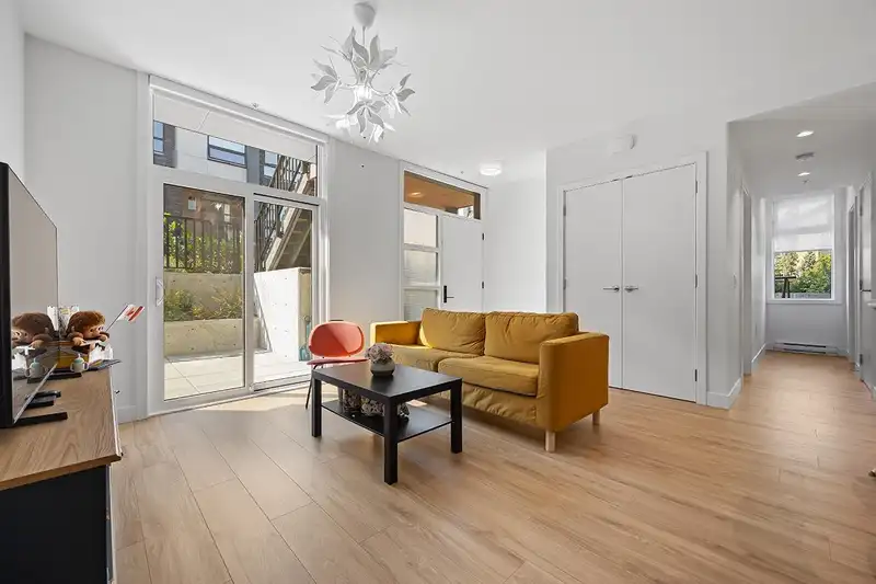 611 6085 IRMIN STREET - photo 3 of 19