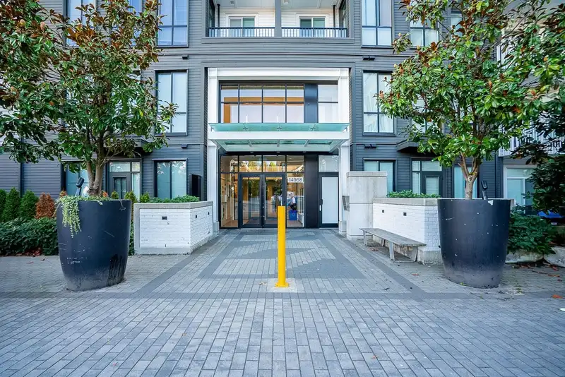 130 14968 101A AVENUE - photo 4 of 35