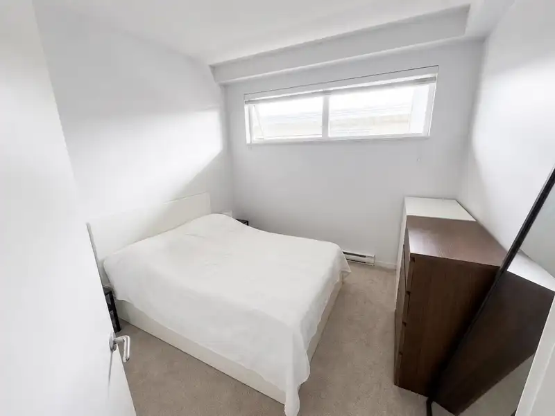 PH15 5388 GRIMMER STREET - photo 4 of 7