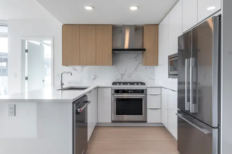 306 7683 PARK CRESCENT - photo 4 of 23