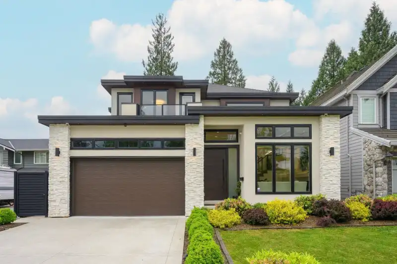 16060 112 AVENUE - photo 1 of 34