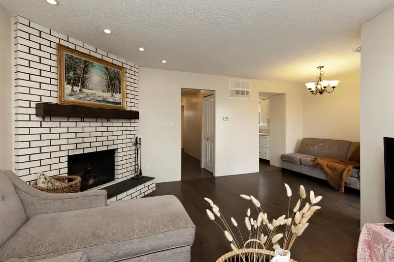 26876 32 AVENUE AVENUE - photo 1 of 26