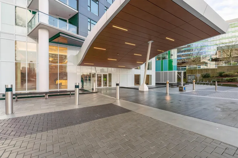 1904 9887 WHALLEY BOULEVARD - photo 2 of 19