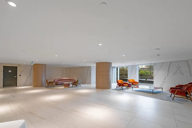 1904 9887 WHALLEY BOULEVARD - photo 4 of 19