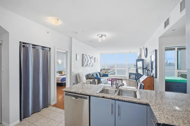 1904 188 E ESPLANADE STREET - photo 2 of 33