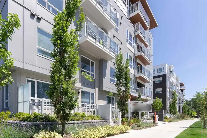 111 13963 105 BOULEVARD - photo 2 of 10