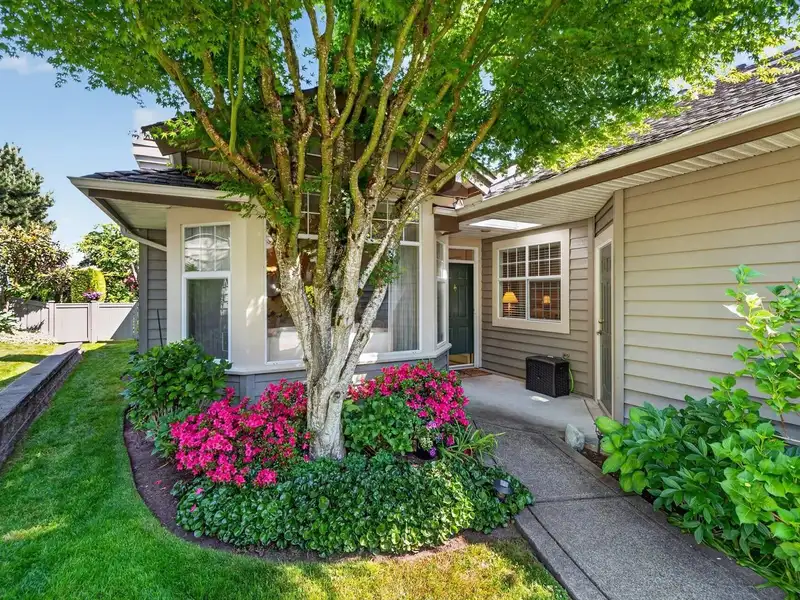 7 15020 27A AVENUE - photo 1 of 28