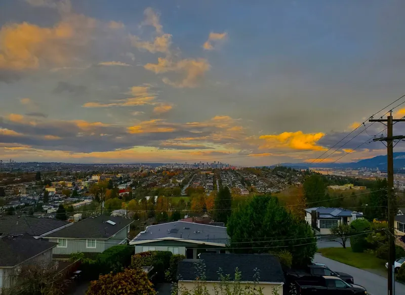 11 HYTHE AVENUE - photo 2 of 25