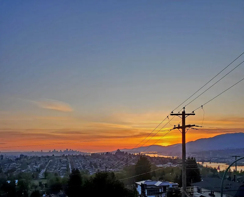 11 HYTHE AVENUE - photo 3 of 25