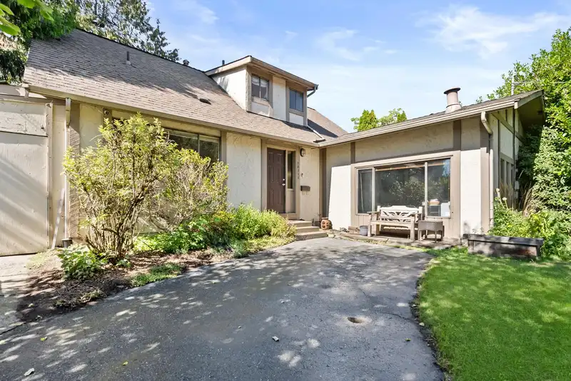 10338 JOHNSON WYND - photo 3 of 40