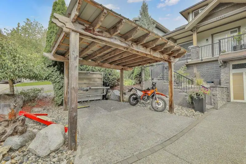 13422 235 STREET - photo 4 of 25