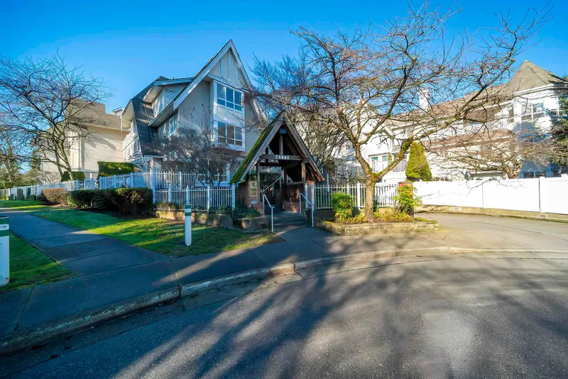 54 6577 SOUTHOAKS CRESCENT - photo 3 of 25