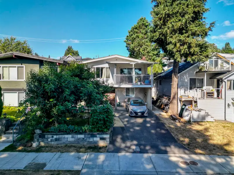 45 N STRATFORD AVENUE - photo 1 of 37