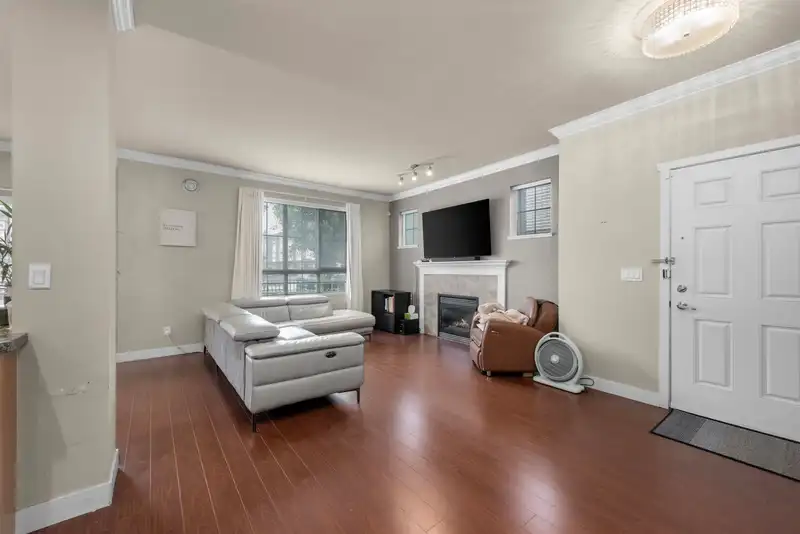 3 9688 KEEFER AVENUE - photo 4 of 33