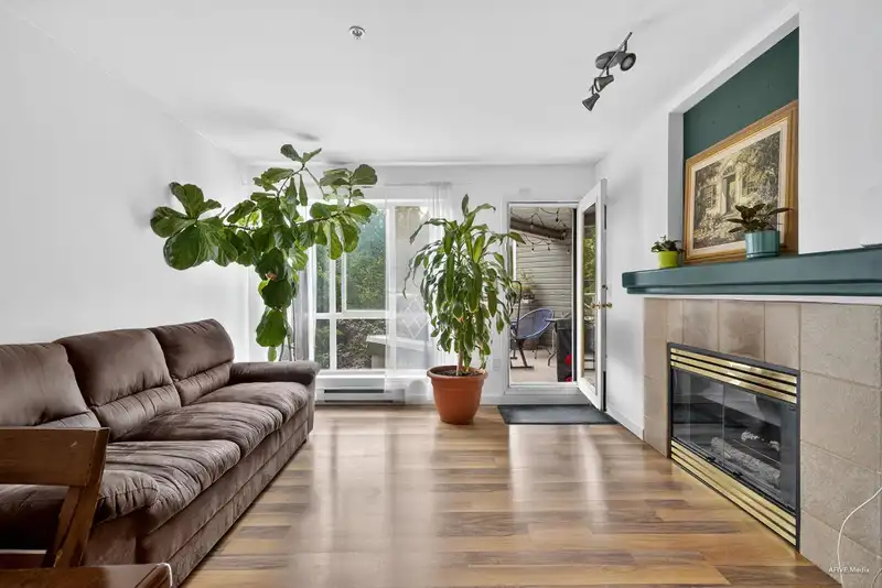 329 9979 140 STREET - photo 1 of 26