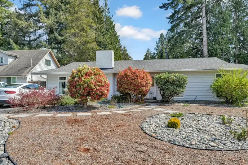 11750 195A STREET - photo 2 of 36