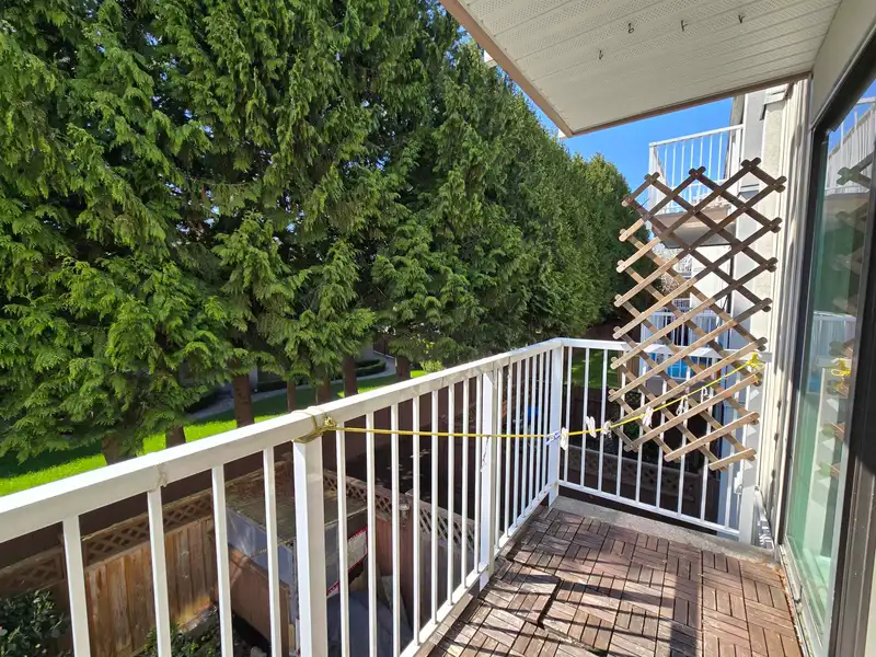 207 7240 LINDSAY ROAD - photo 2 of 9